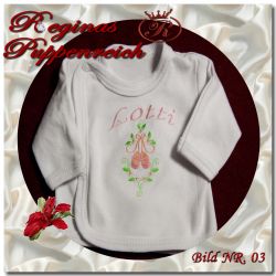 Hemdchen mit besticktem Namen